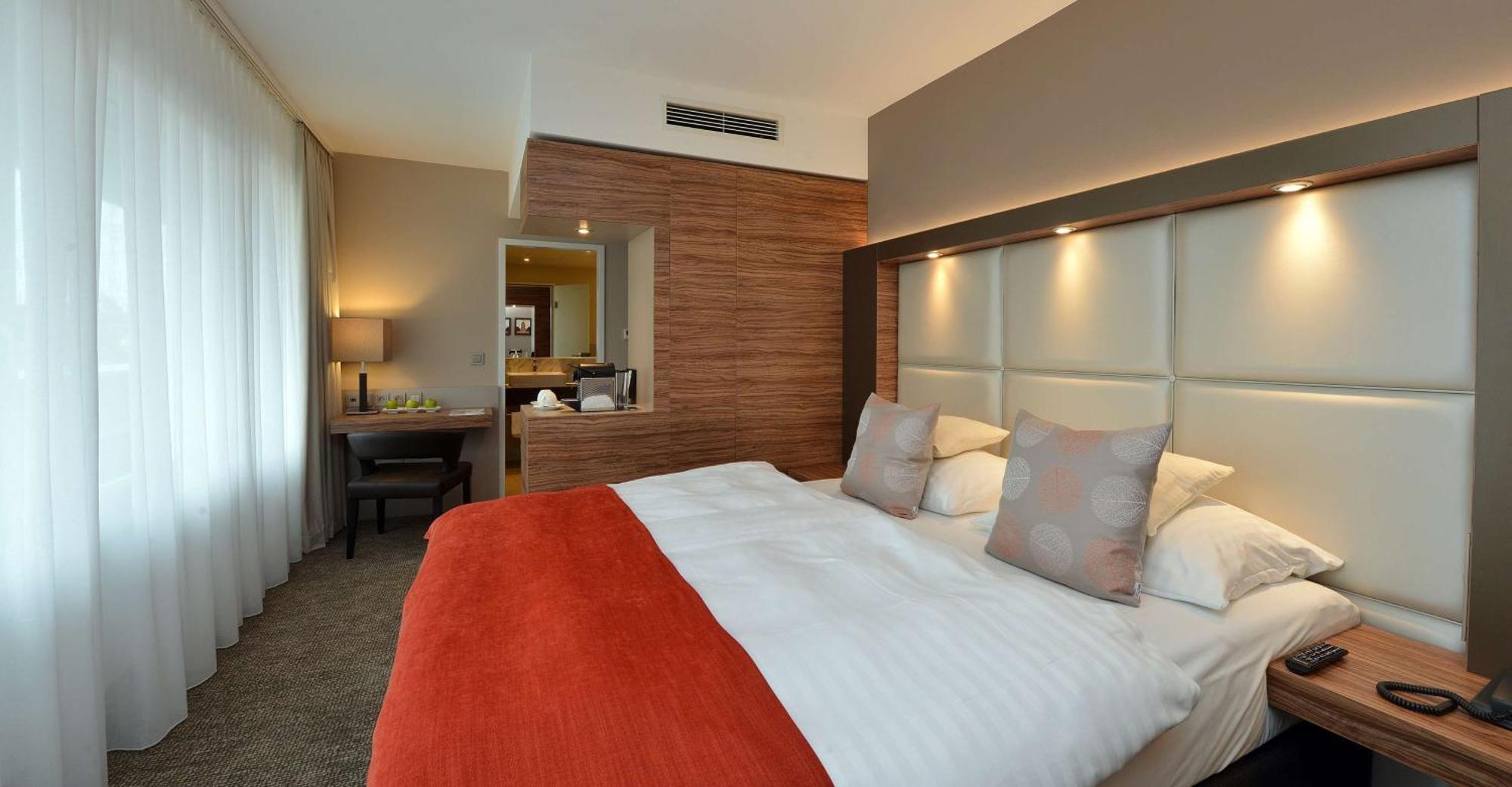 Best Western Plus Delta Park Hotel MHG Extérieur photo